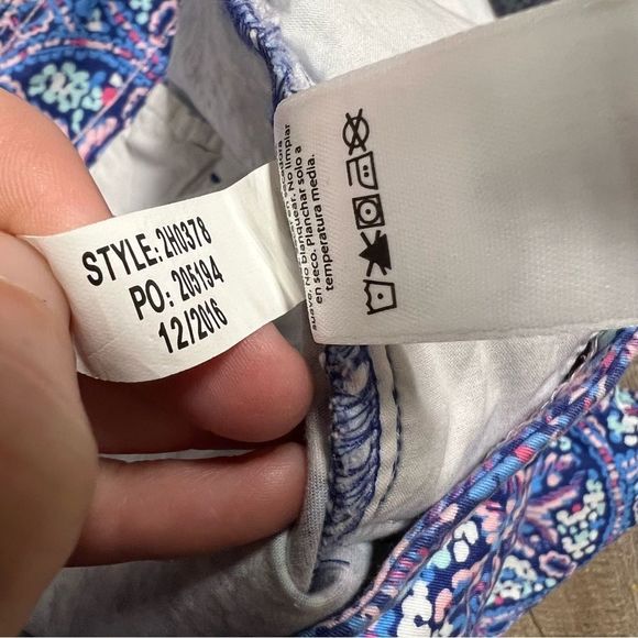 Vineyard Vines Shorts Womens Size 2 Colorful Sand Dollar Print 5” Inseam - Picture 10 of 11